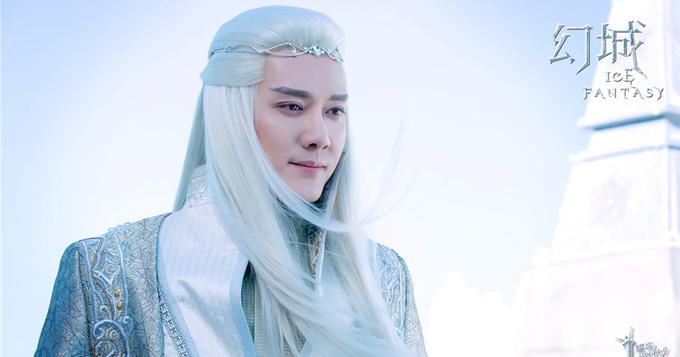 组图：《幻城》杀青  冯绍峰新造型曝光引猜想