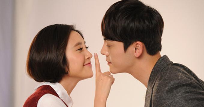 《爱有幸福》开播 陈伟霆唐艺昕甜蜜来袭