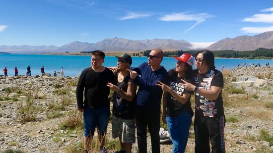 二手玫瑰压轴新西兰庆典 展舞台表现力|二手玫