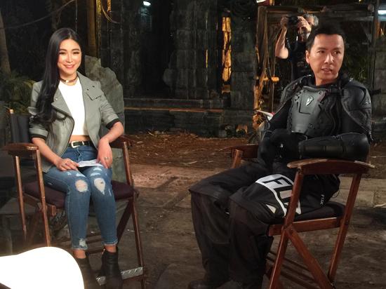 周玲安探班《极限特工3》 与甄子丹飙车|周玲安