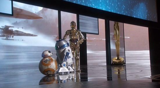 C-3PO、R2-D2和BB-8上台