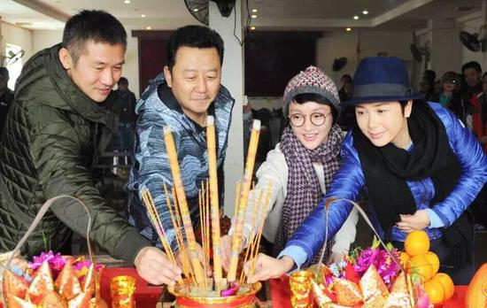 《明月几时有》开机