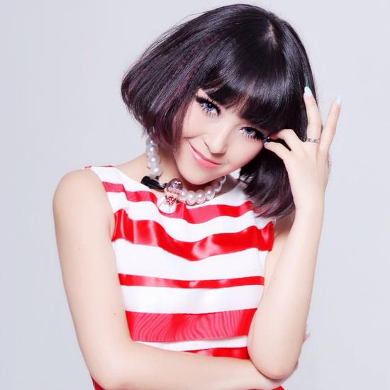 崔子格全新单曲《路灯下的大女孩》MV首发|崔子格|《路灯下的大女孩》|新曲_新浪娱乐_新浪网