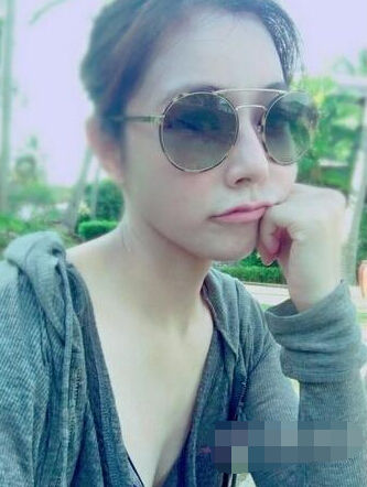陈怡蓉泳装上街 解放深v被误称不正经女人