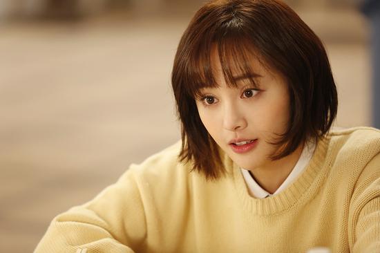 郑爽首谈解约:承包自己 想签新人做造型师|郑爽