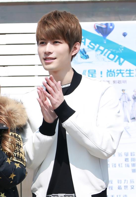 郭敬明转战电视剧 陈学冬戏服达160套|尚先生|郭敬明|陈学冬_新浪娱乐_新浪网