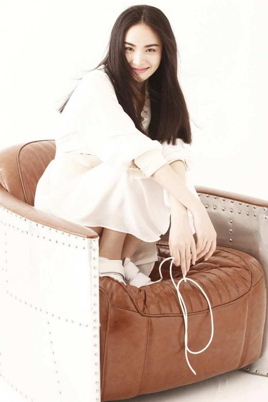 演员郝好饰演的李小曼,在屡遭被骗,被解雇的困境后,终于迎来生活转机