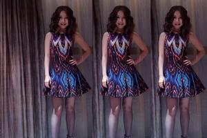 邓紫棋短裙配黑丝 展现性感妩媚一面