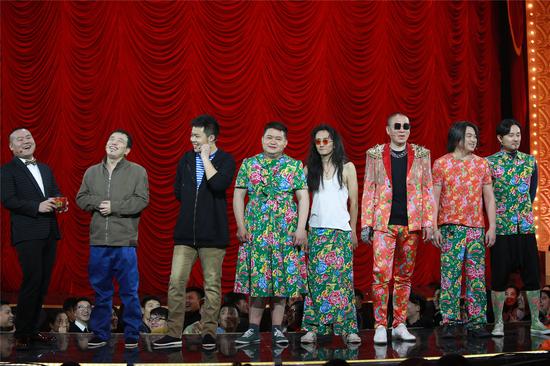 大潘，佳佳和二手玫瑰乐队接受采访