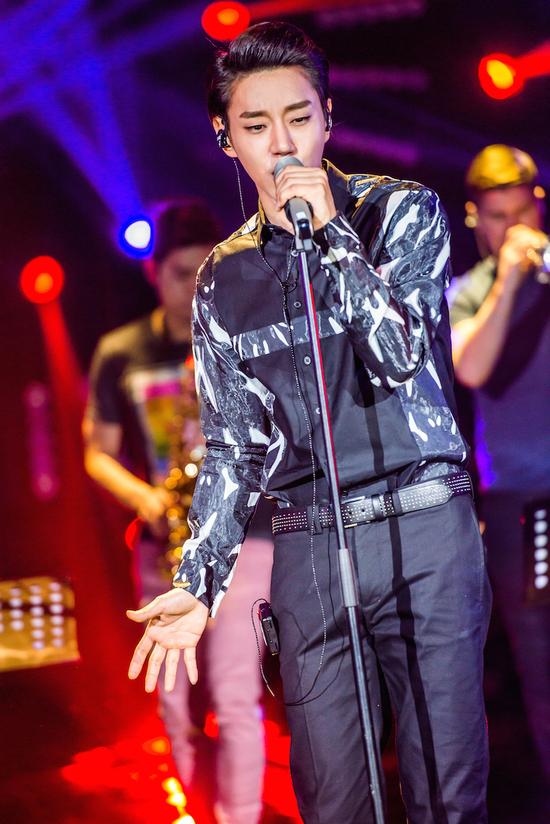 歌手4首发歌手疲劳期 黄致列躲厕所想静静|我是