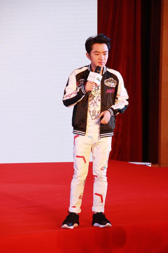 王祖蓝继续出发跑男第四季:为爱向阳奔跑|王祖