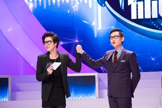 《看见声音》李好薛之谦沈凌十指紧扣 |薛之谦