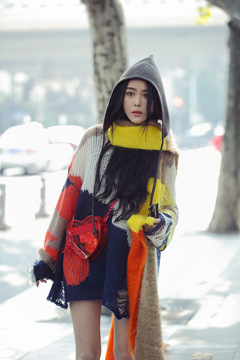 《重生》开播 张馨予百变造型惹人爱|张馨予|徐