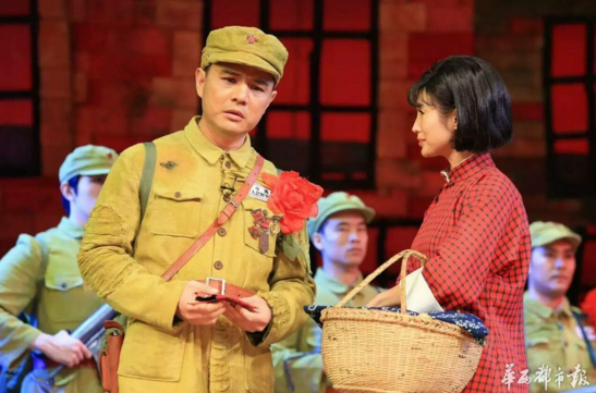 名嘴赵普公益话剧获华鼎奖年度公益贡献奖