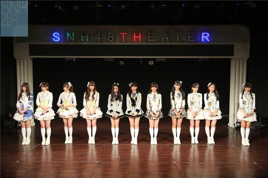 snh48六期生首登舞台宣布正式出道