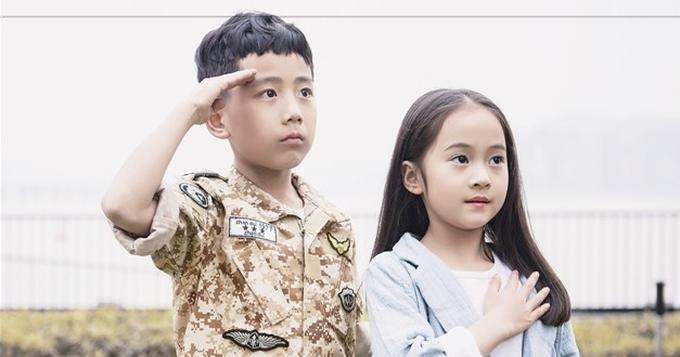 网友cos《太阳的后裔》 萌版宋仲基可爱