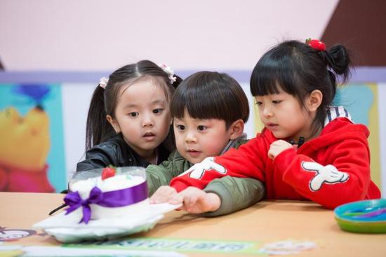 《幼儿园》冉莹颖黑脸 夏克立带娃有妙招|夏克立|冉莹颖|爱上幼儿园_新浪娱乐_新浪网