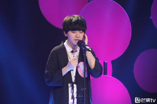 “小奶牛”秦星雨演唱