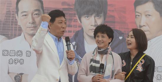 韩童生送上开机祝福