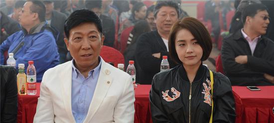 韩童生、张佳宁