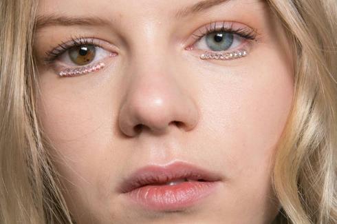 超模拥有罕见异色瞳