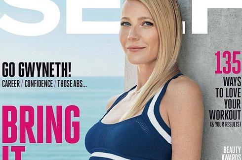 小辣椒秀腹肌裸腿 