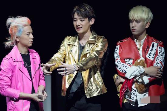 《大侦探》男团鲜肉混战 鬼鬼叫板撒贝宁|鬼鬼|白敬亭|大张伟_新浪娱乐_新浪网