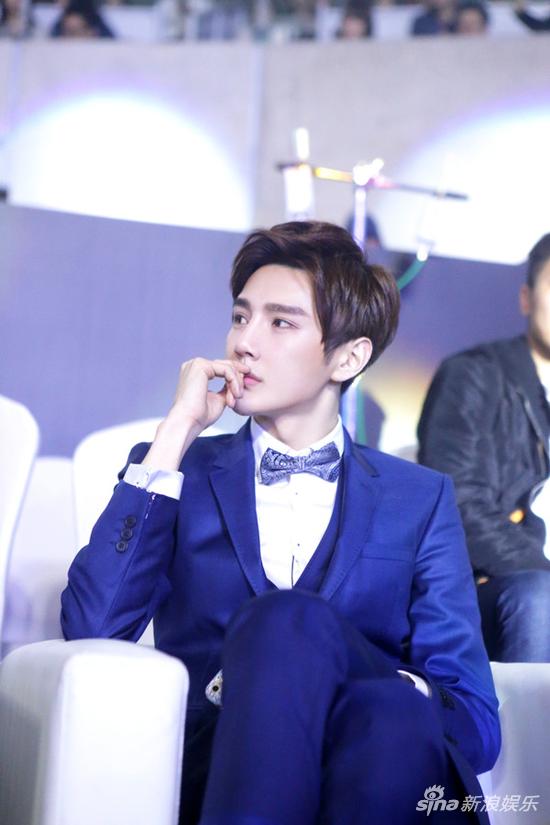 实力鲜肉彦希惊艳亮相