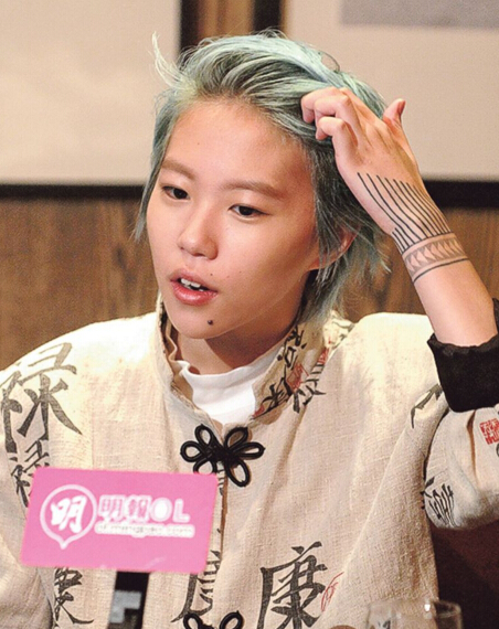 窦靖童享受创作:音乐是人生首位 家庭第二|窦靖