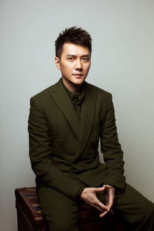 传冯绍峰拍戏受重伤 工作室回应:无大碍|冯绍峰