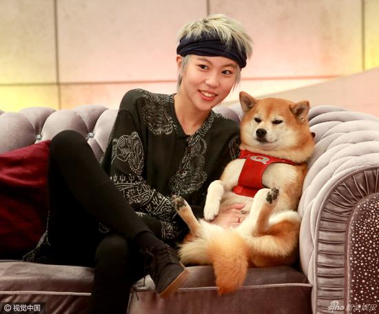 女儿窦靖童走上音乐路 王菲送两个字鼓励|窦靖