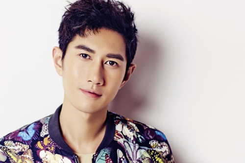 何明翰晒《我的仨妈俩爸》伤情自拍引关注|何明翰|徐百卉|习雪_新浪娱乐_新浪网