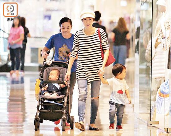 陈豪妻子陈茵媺生下小公主 长腿女儿得宠|陈茵