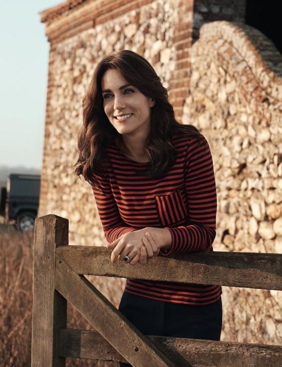 凯特王妃展现率性美