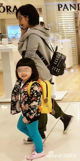 朱茵女儿小黄莺