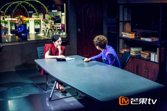 《大侦探》王鸥变女流氓 撩晕撒贝宁|明星大