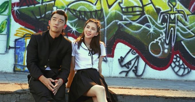 组图：刘诗诗《那年青春》清纯温婉展校花style