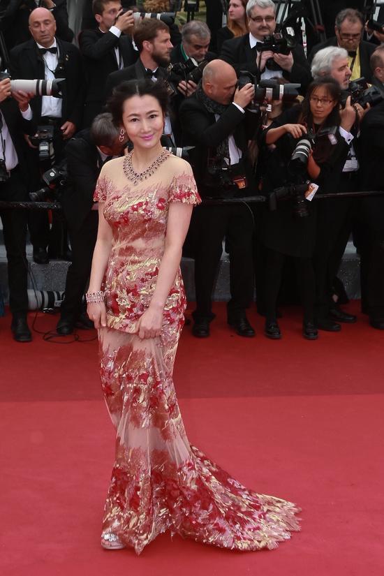 2016年5月11日晚，赵涛亮相第69届戛纳电影节开幕式红毯