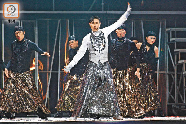 排第一的“歌神”张学友商演价200万