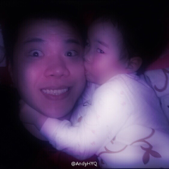 黄毅清晒父女情深照