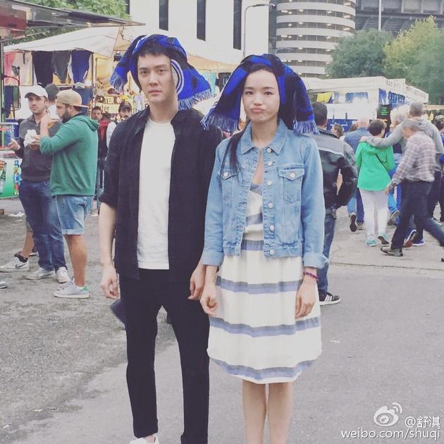 舒淇冯绍峰搞怪合影