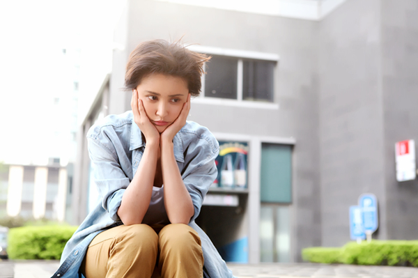 张歆艺呆萌表情