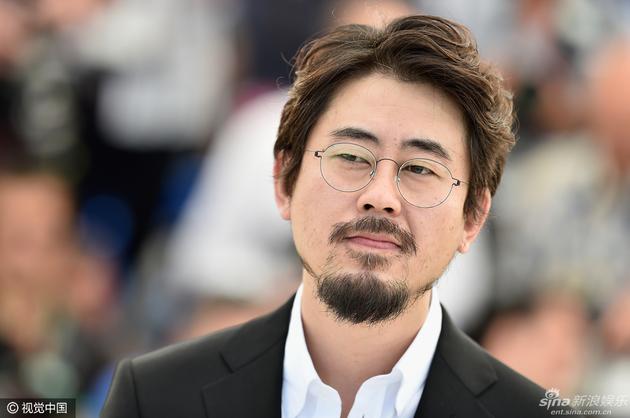 罗泓轸在戛纳《哭声》发布会上