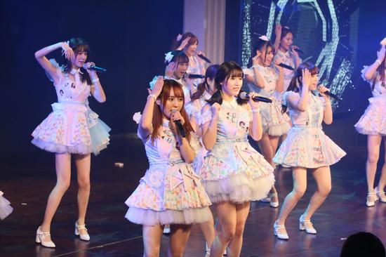 SNH48首场原创公演 唐安琪渴望重返舞台|SNH48|心的旅程|公演_新浪娱乐_新浪网