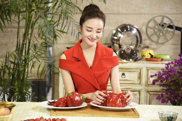 刘雨欣以诗寄情谈爱迷茫 网友鼓励爱自己|刘雨