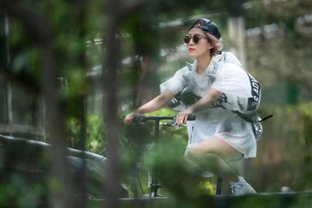 崔子格曝光清新剧照 歌手跨界当电影女主