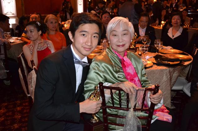 张立夫与卢燕合影