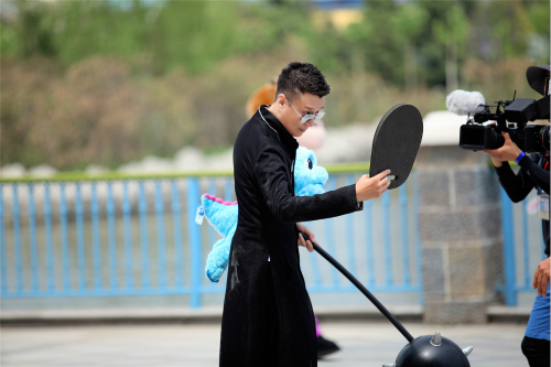 十二生肖谁是凶手 郑恺惨淋马粪浴|郑恺|张涵