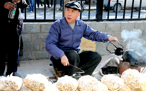 《生活有点甜》热播 合家欢接地气引怀旧|冯巩