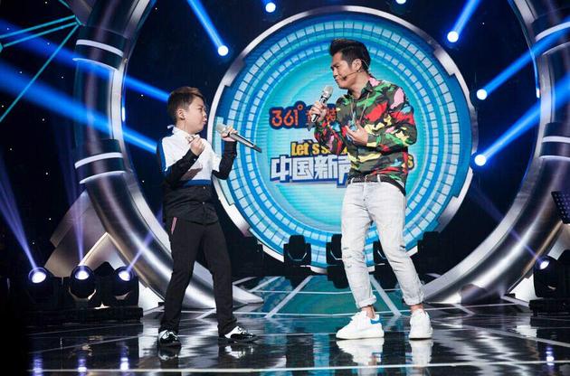 曹格 《中国新声代》第三季与孩子对唱